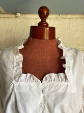 Load image into Gallery viewer, Frilly Cropped Cotton Blouse - 14