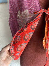 Load image into Gallery viewer, Kantha purple/orange Indian waistcoat -L