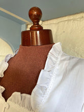 Load image into Gallery viewer, Frilly Cropped Cotton Blouse - 14