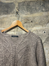 Load image into Gallery viewer, Aran jumper in oatmeal

