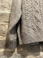 Load image into Gallery viewer, Aran jumper in oatmeal
