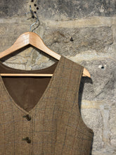 Load image into Gallery viewer, Tweedy cropped waistcoat
