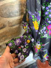 Load image into Gallery viewer, 1960s floral shift dress

